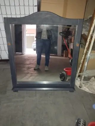 Mueble de baño madera + lavabo sin grifo + espejo