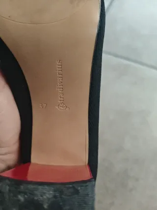 Botines negros tacón rojo talla 37