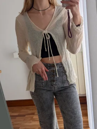 Cárdigan beige con lazada