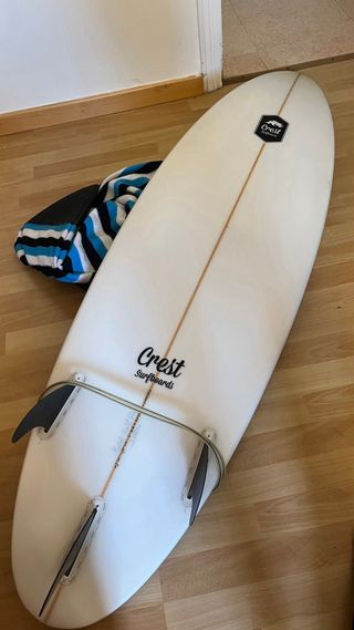 Tabla de surf Crest sin estrenar.