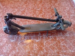 Patinete Xiaomi Essential Negro