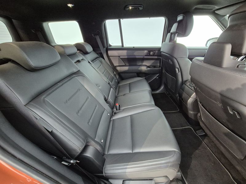 Hyundai Santa Fe Caligraphy 1,6 T-GDi PHEV 4x4 2025, foto 5