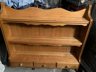 Librería de pino con cajones