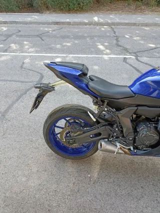 Yamaha R7 año 2023