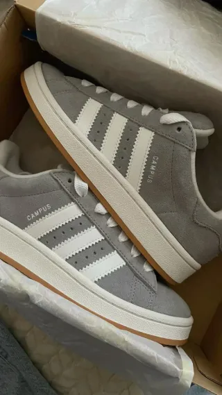 Adidas Campus Grises y Blancas