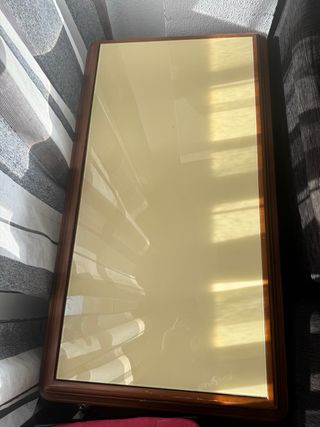 Mesa auxiliar antigua de madera y cristal