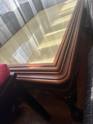 Mesa auxiliar antigua de madera y cristal