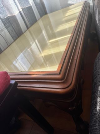 Mesa auxiliar antigua de madera y cristal