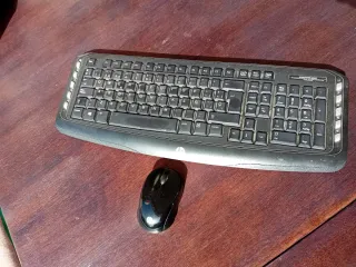 PC Completo HP: Torre, Pantalla, Teclado, Ratón