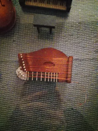 Miniaturas de instrumentos musicales