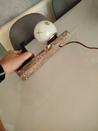 Lámpara de mesa antigua de mármol