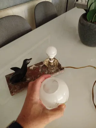 Lámpara de mesa antigua de mármol