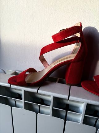 Zapatos de fiesta rojos coral Primadonna de ante.