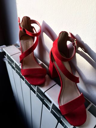 Zapatos de fiesta rojos coral Primadonna de ante.