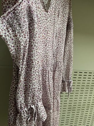 Vestido floral rosa y blanco