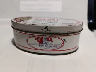 Caja metálica antigua parches camión SAMI