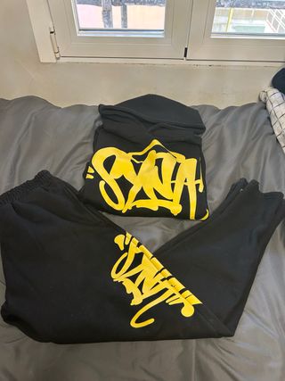 Conjunto Syna World Negro y Amarillo