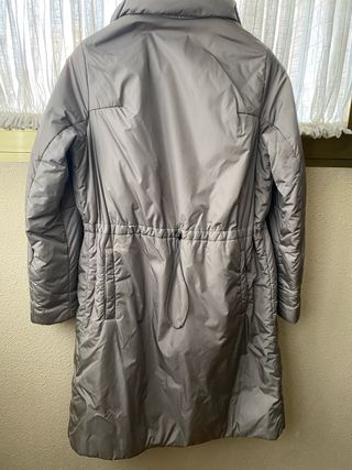 Abrigo Prada plumífero gris