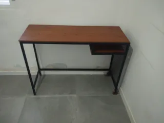 Escritorio madera y metal