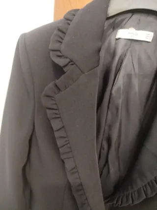 Americana azul marino con volante