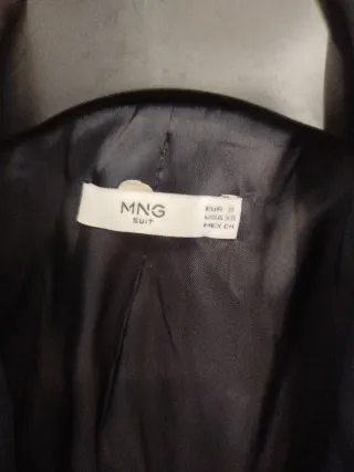 Americana azul marino con volante