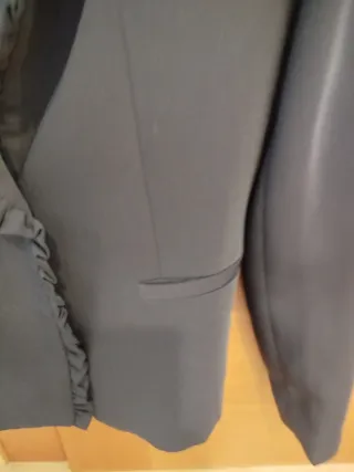 Americana azul marino con volante