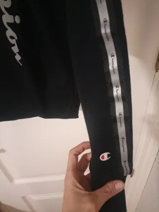 Sudadera Champion Negra con Logo