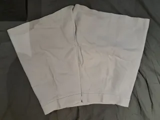 Falda pantalón blanca con botones