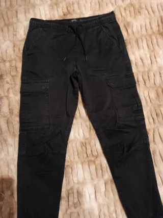 Pack 4 Pantalones Cargo Talla M negros y Beig