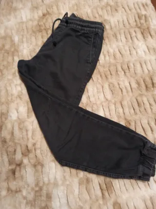 Pack 4 Pantalones Cargo Talla M negros y Beig