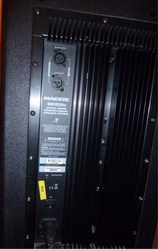 Altavoces Mackie SR1530z 3 vías Activos