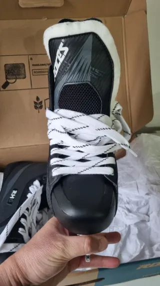 Pattini da ghiaccio Roces RH6 taglia 44