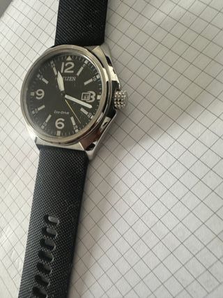 Reloj Citizen Negro y Plateado