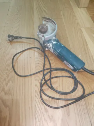 Radial Bosch GWS 700