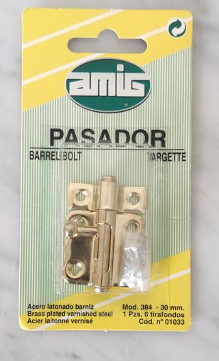 Pasador de latón barnizado AMIG