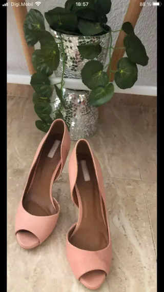 Zapatos de tacón rosa