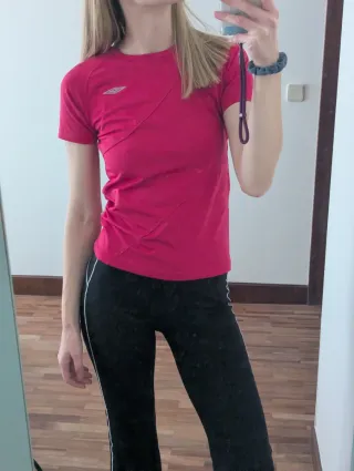 Camiseta deportiva Umbro rosa