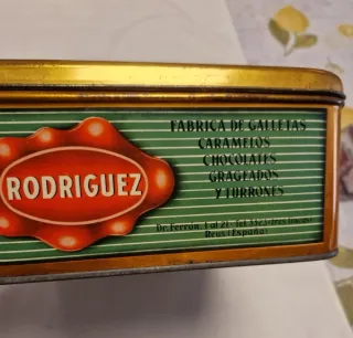 Antigua caja de lata "Galletas Rodríguez" Reus