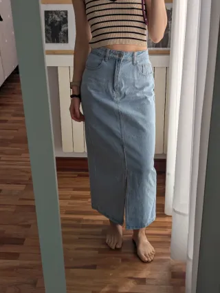 Falda midi vaquera azul