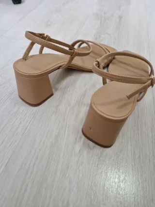 Sandalias beige