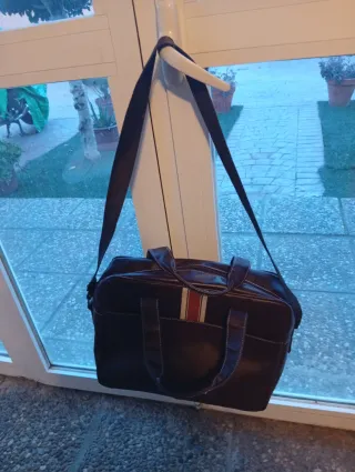 Maleta de piel marrón