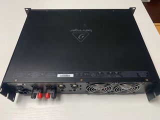 Etapa de Potencia Behringer KM1700 Negra