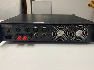 Etapa de Potencia Behringer KM1700 Negra