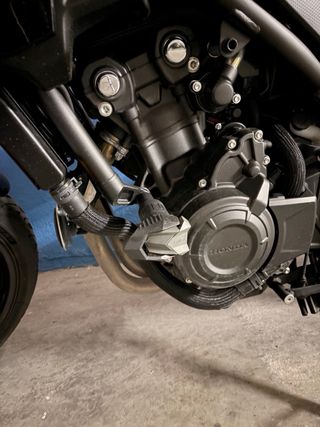 Honda CB500F Hornet Roja y Negra