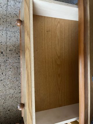 Comò in legno con 4 cassetti