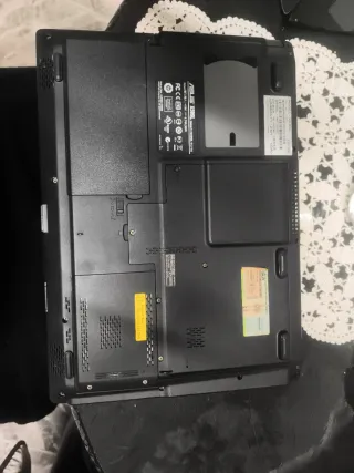 Portátil ASUS Negro sin disco duro