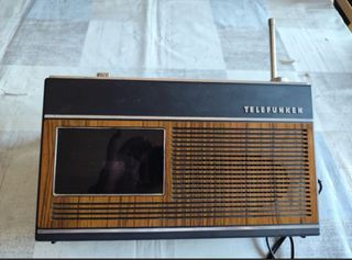 Radio Telefunken Vintage Madera y Negro