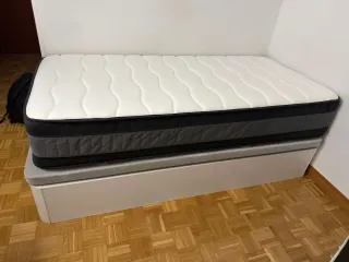 Colchón y canapé de tela