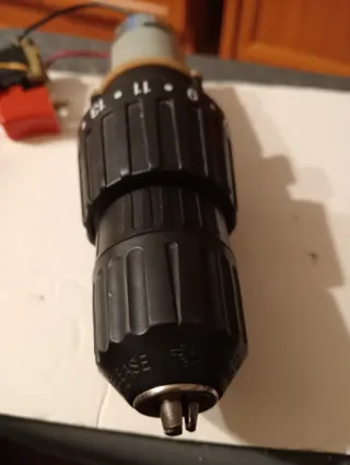 Motor 12V con mandril para atornillador
