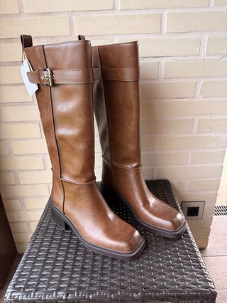 Botas altas Zara marrones
